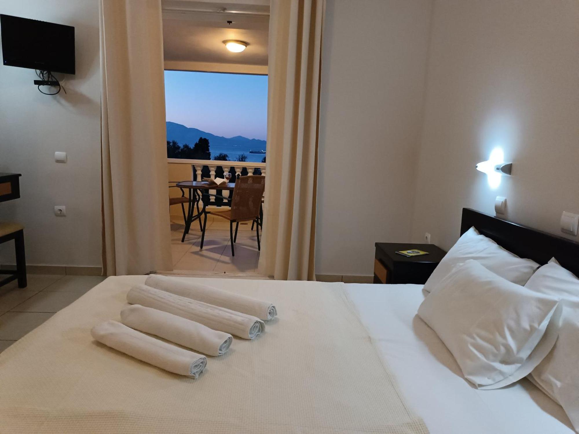 Pouliezos Koklanis Zante Apartments Alykes  Bagian luar foto