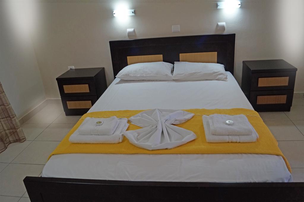Pouliezos Koklanis Zante Apartments Alykes  Bagian luar foto