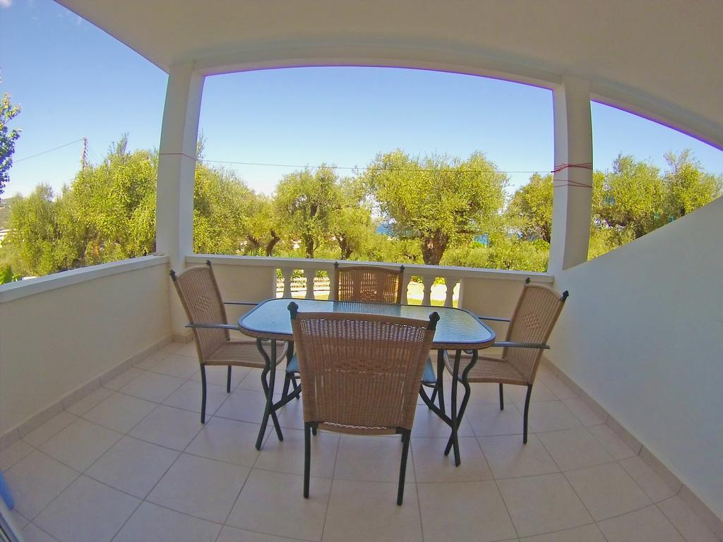 Pouliezos Koklanis Zante Apartments Alykes  Bagian luar foto